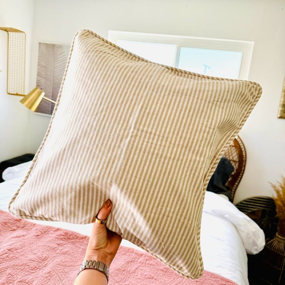 POTTERY BARN White Tan Cream Stripe Pattern Linen Pillow Case Sham 20" Square - Picture 4 of 11
